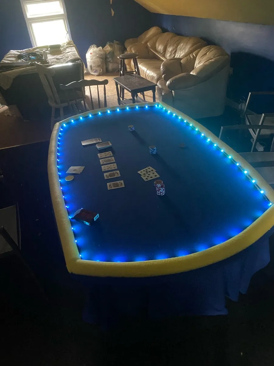 Poker table - Image 1