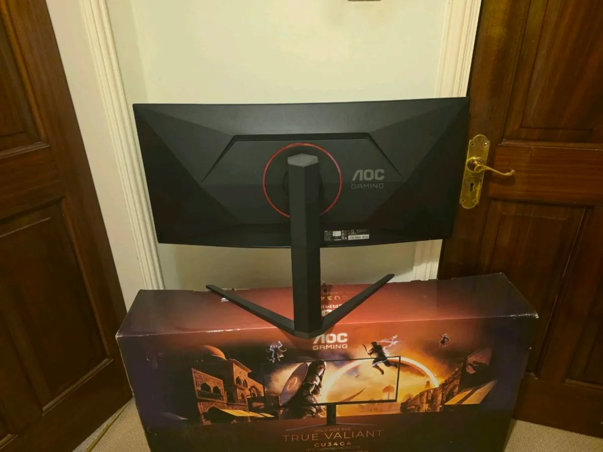 Curved AOC Gaming Monitor - Image 4