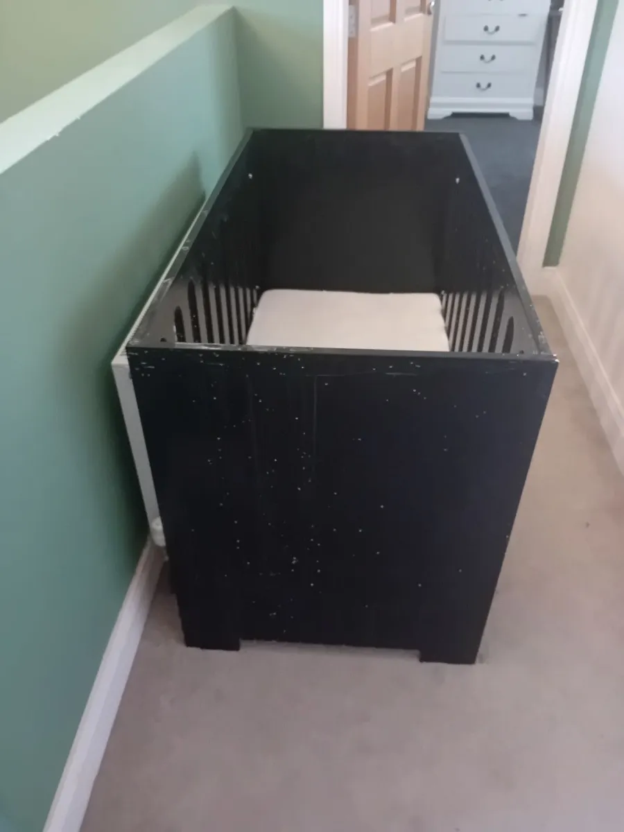 Baby cot - Image 2