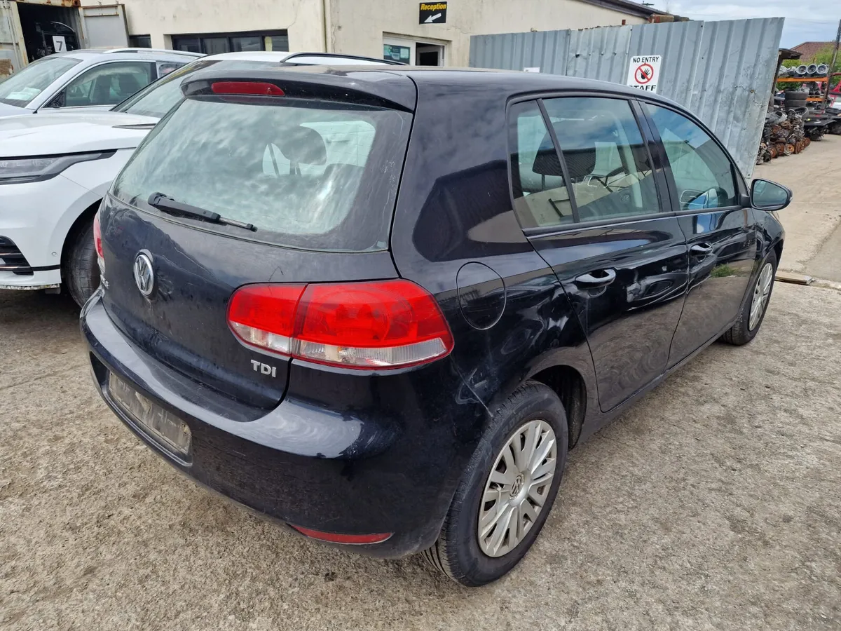 10 VOLKSWAGEN GOLF  1.6 TDI (CAY) FOR BREAKING - Image 3