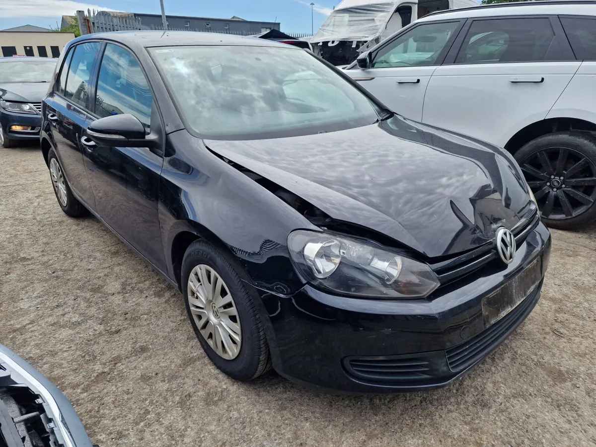 10 VOLKSWAGEN GOLF  1.6 TDI (CAY) FOR BREAKING - Image 1