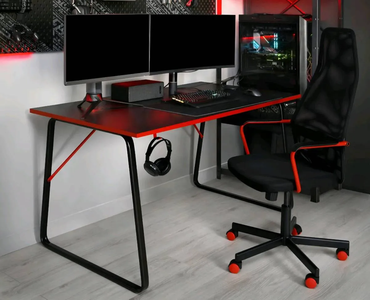 Gaming desk - Image 1