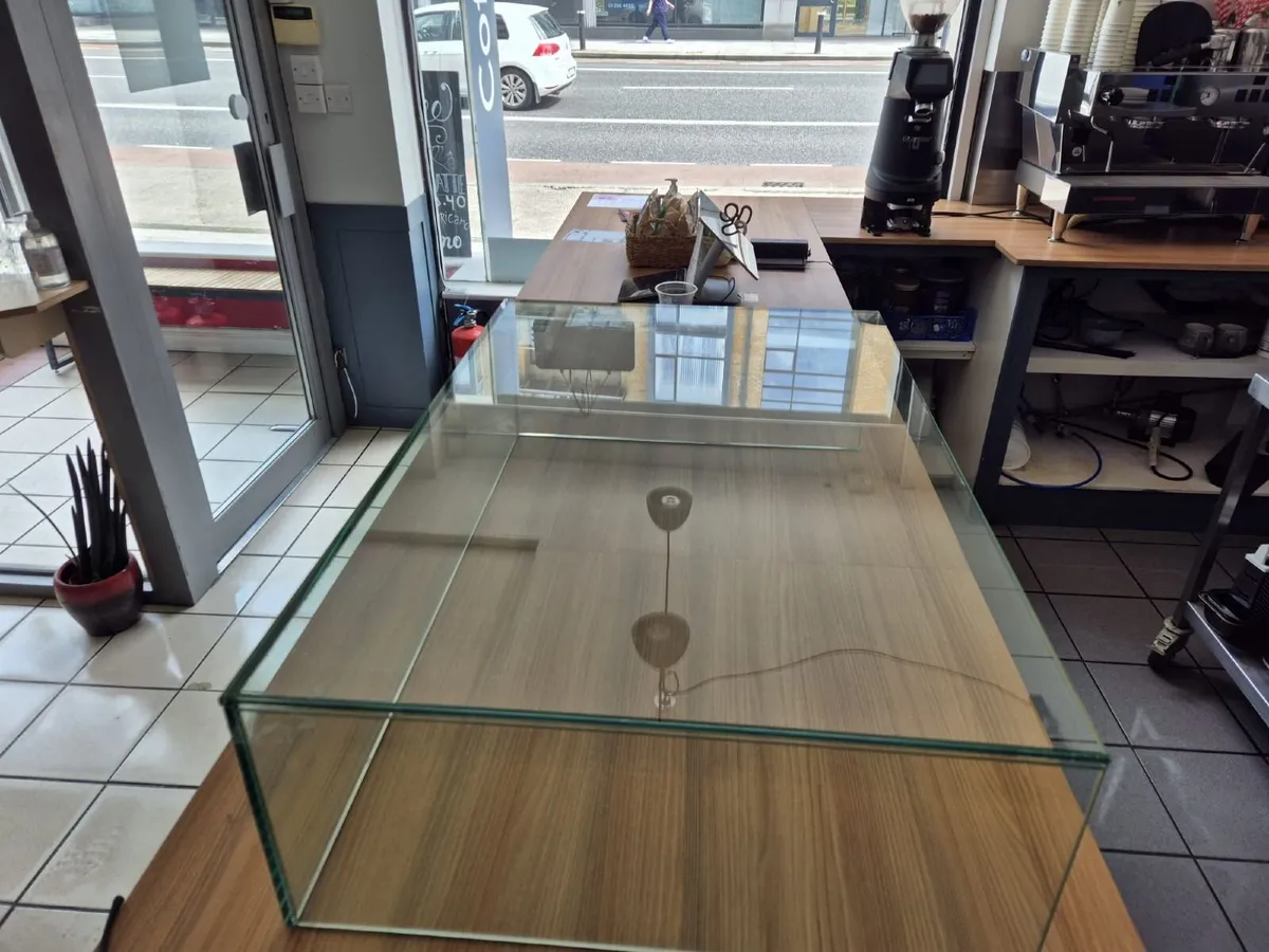Display case for cafe- Pastries - Image 2