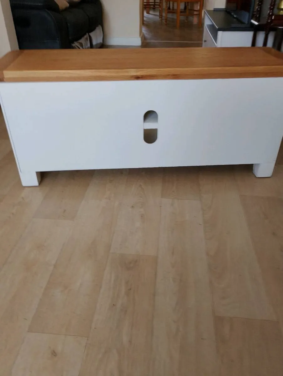 TV unit - Image 1