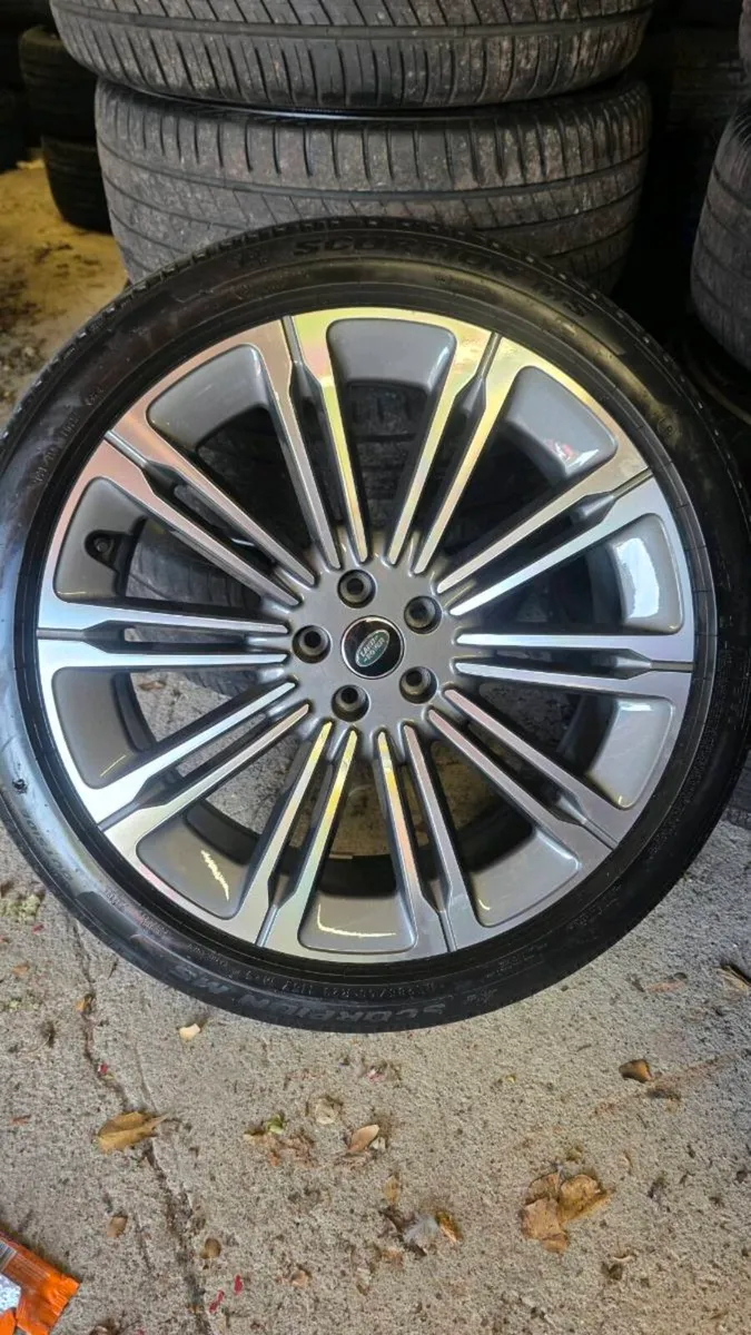 23" genuine Land-rover alloys - Image 1