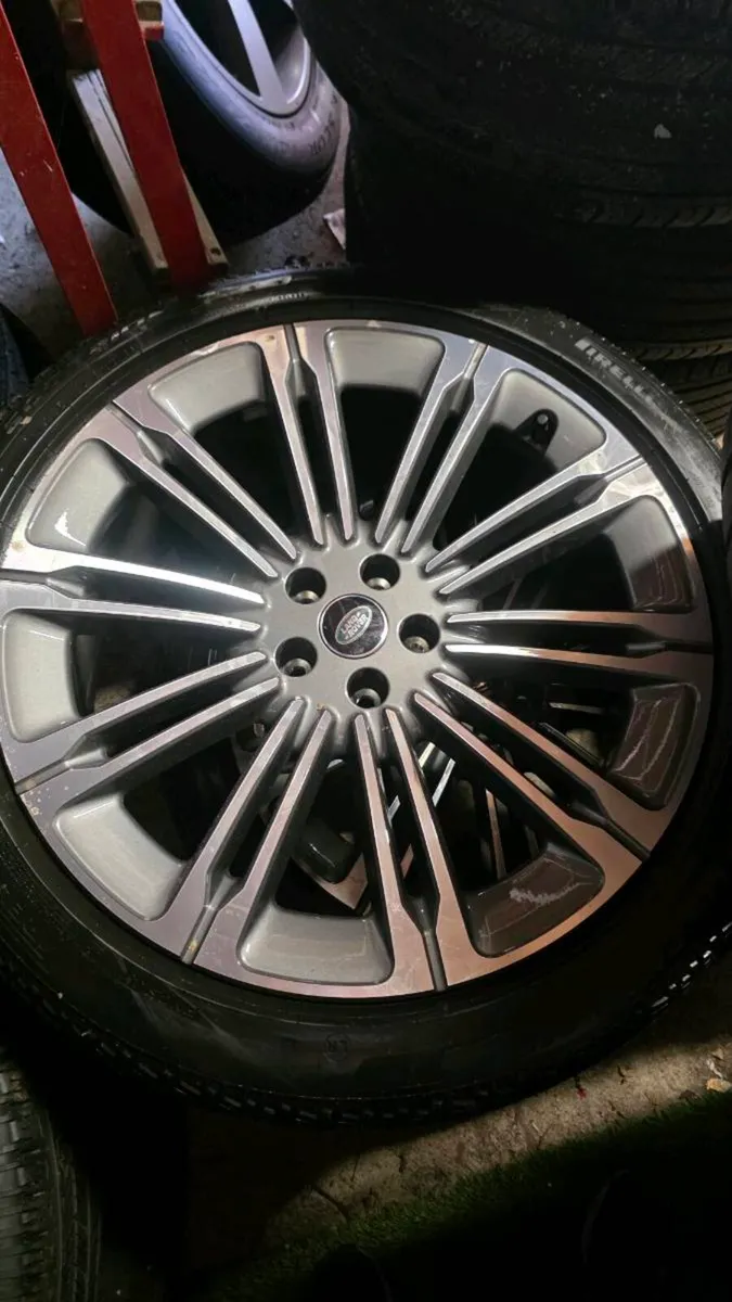 23" genuine Land-rover alloys - Image 2