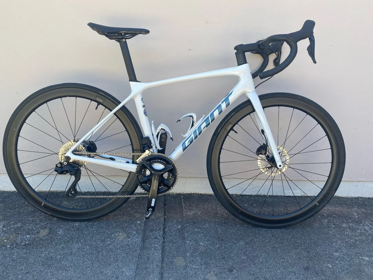 2024 GIANT TCR ADVANCED 1+ LIMITED EDITION BIKE - Image 1