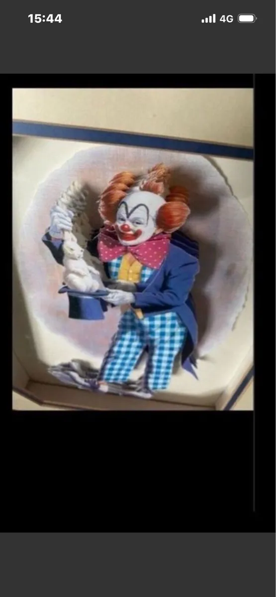 3D Clown Picture- Rabbit out of a Hat - Image 1