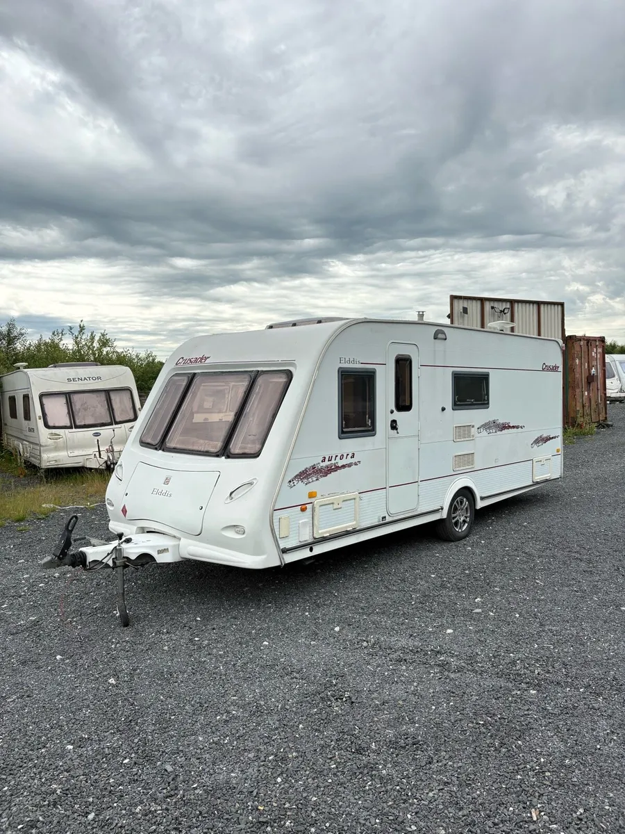 Elddis crusader 4 berth fixed bed Caravan - Image 1