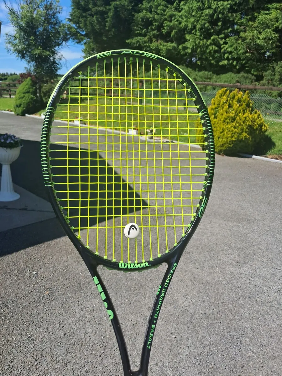 Tennis racket - Image 1