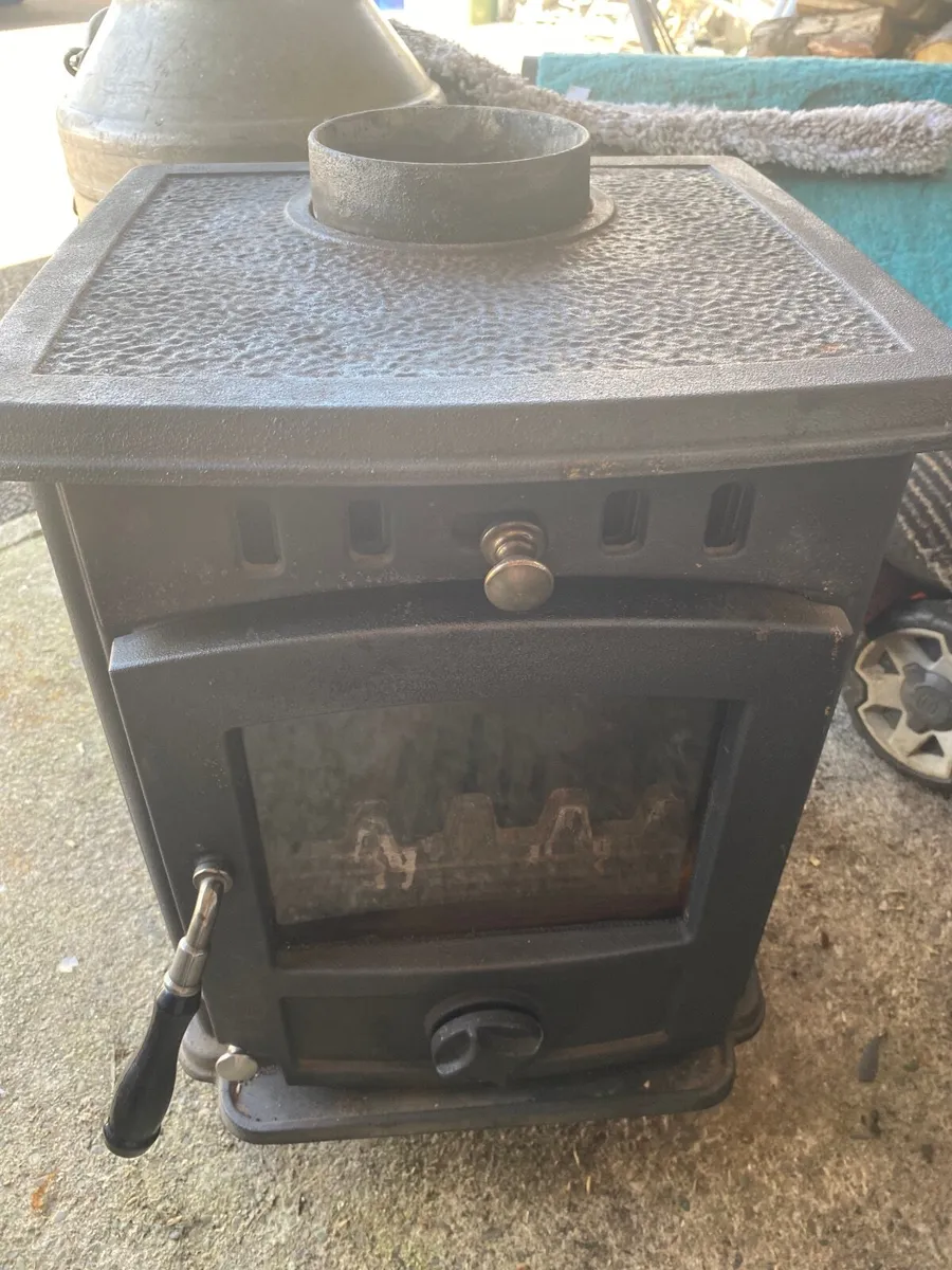 Wood burning stove - Image 1