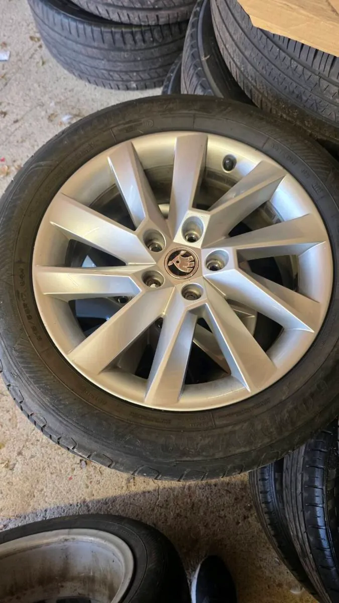 17" genuine skoda alloys - Image 2