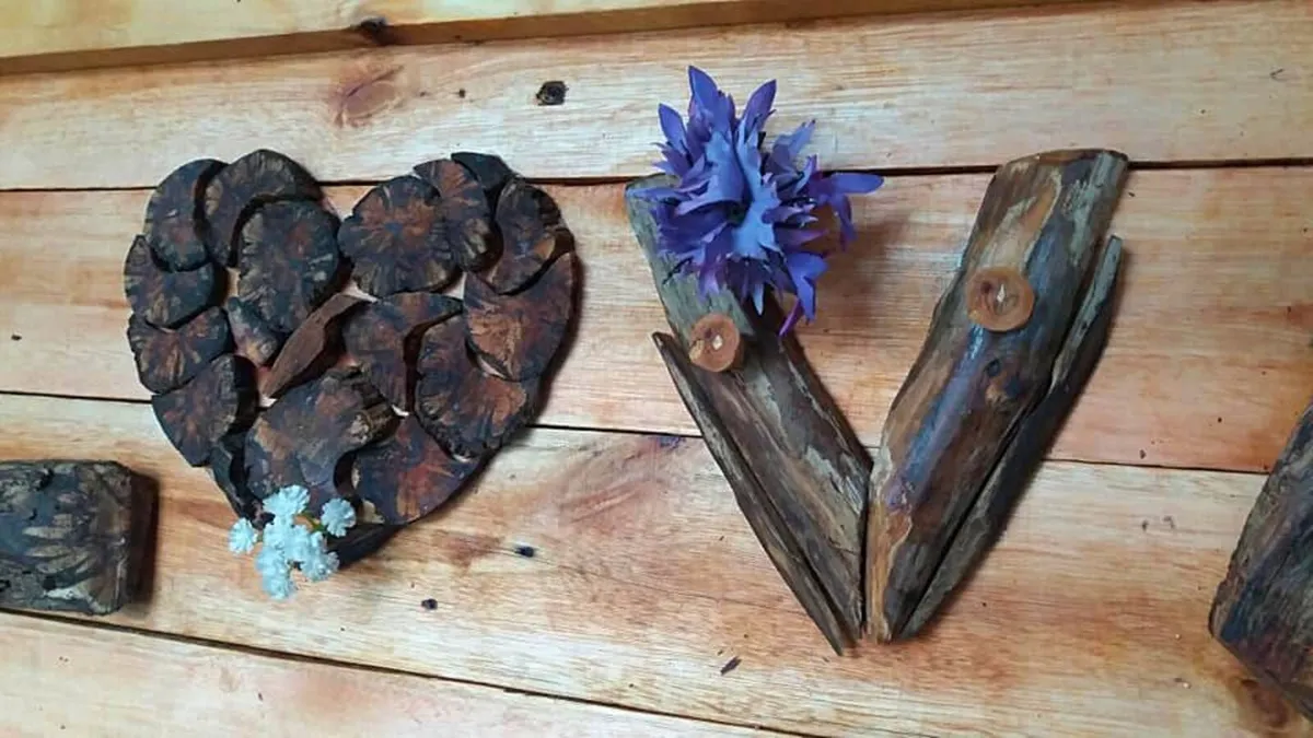 Rustic driftwood love sign wood art / display - Image 3