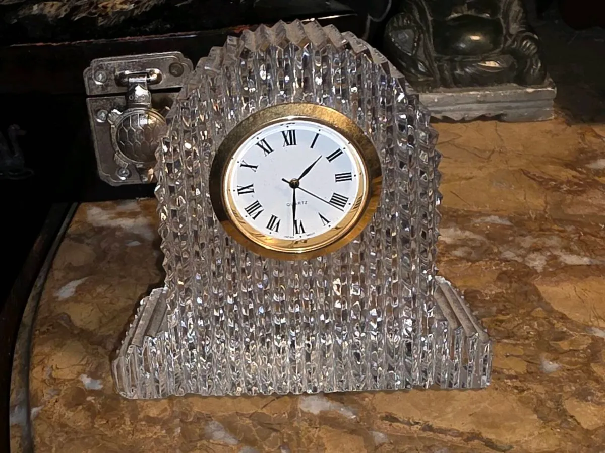 VINTAGE CRYSTAL MANTLE, 6"Tall 8"Wide Heavy Clock - Image 2