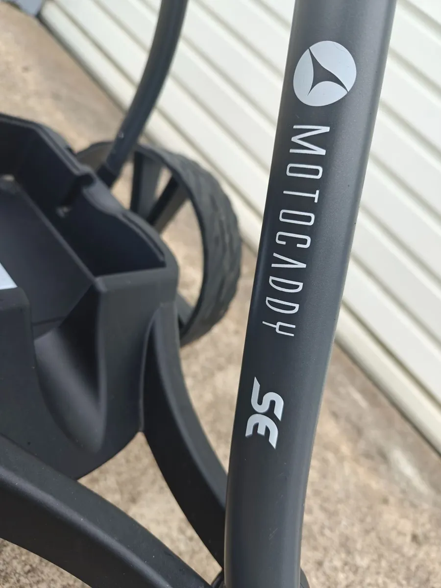 Motocaddy SE Electric Golf Trolley - Image 3