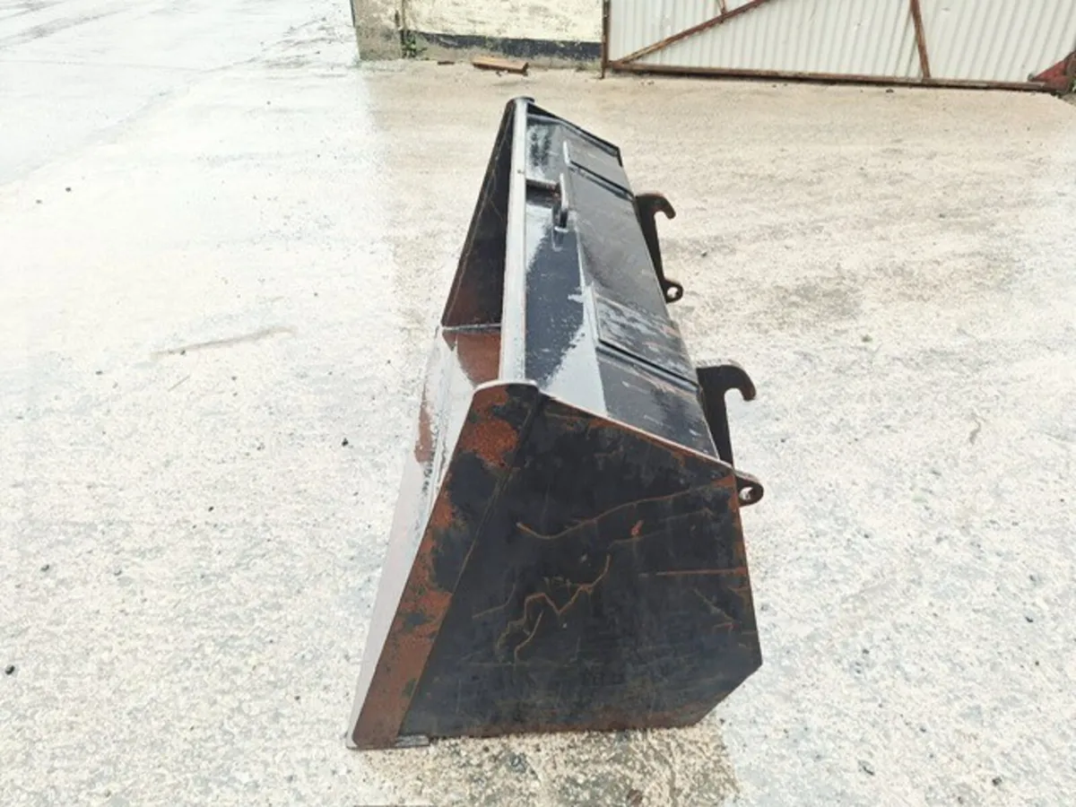 Rossmore 5' Bucket - Tanco Hooks - Image 1
