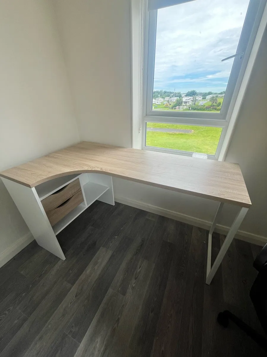 Desk - Image 1
