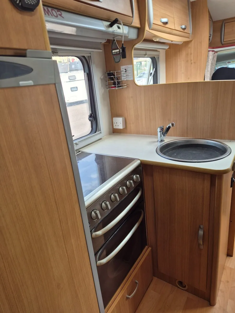 Motorhome - Image 4