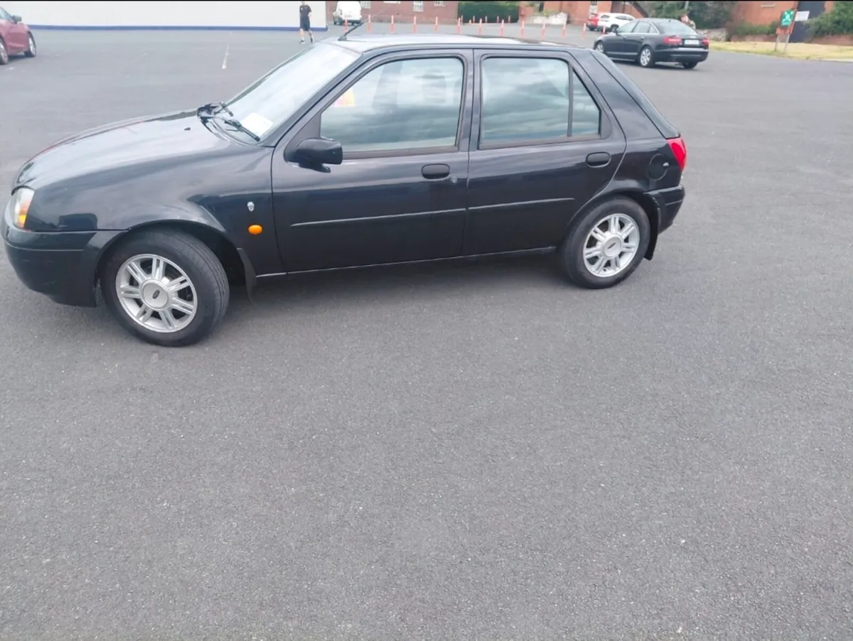 Classic Fiesta Ghia zetec - Image 1