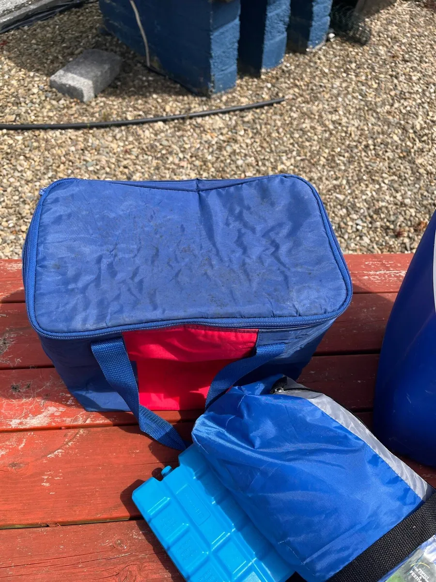 Camping gear - Image 1