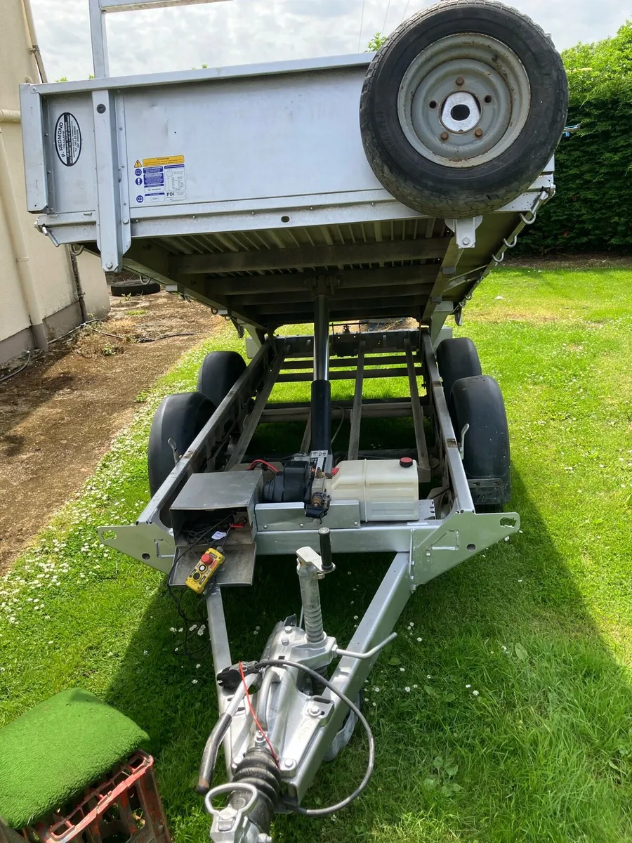 Trailers - Image 1