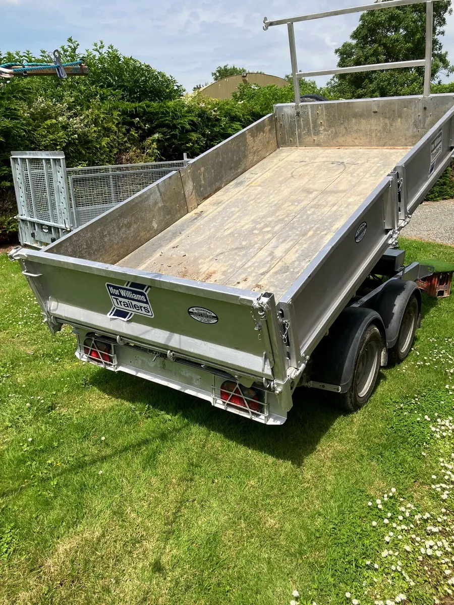 Trailers - Image 3