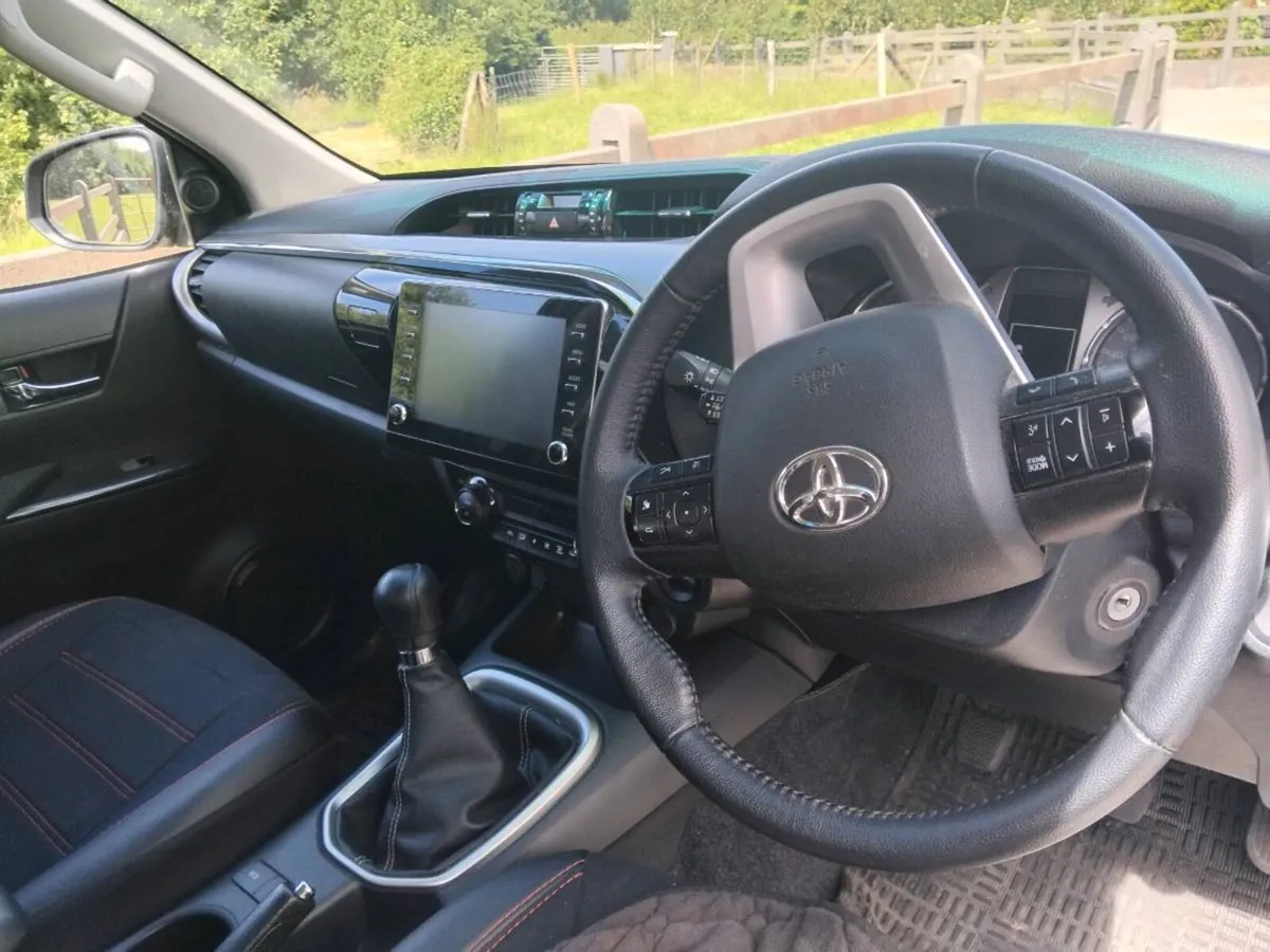 Toyota hilux - Image 3