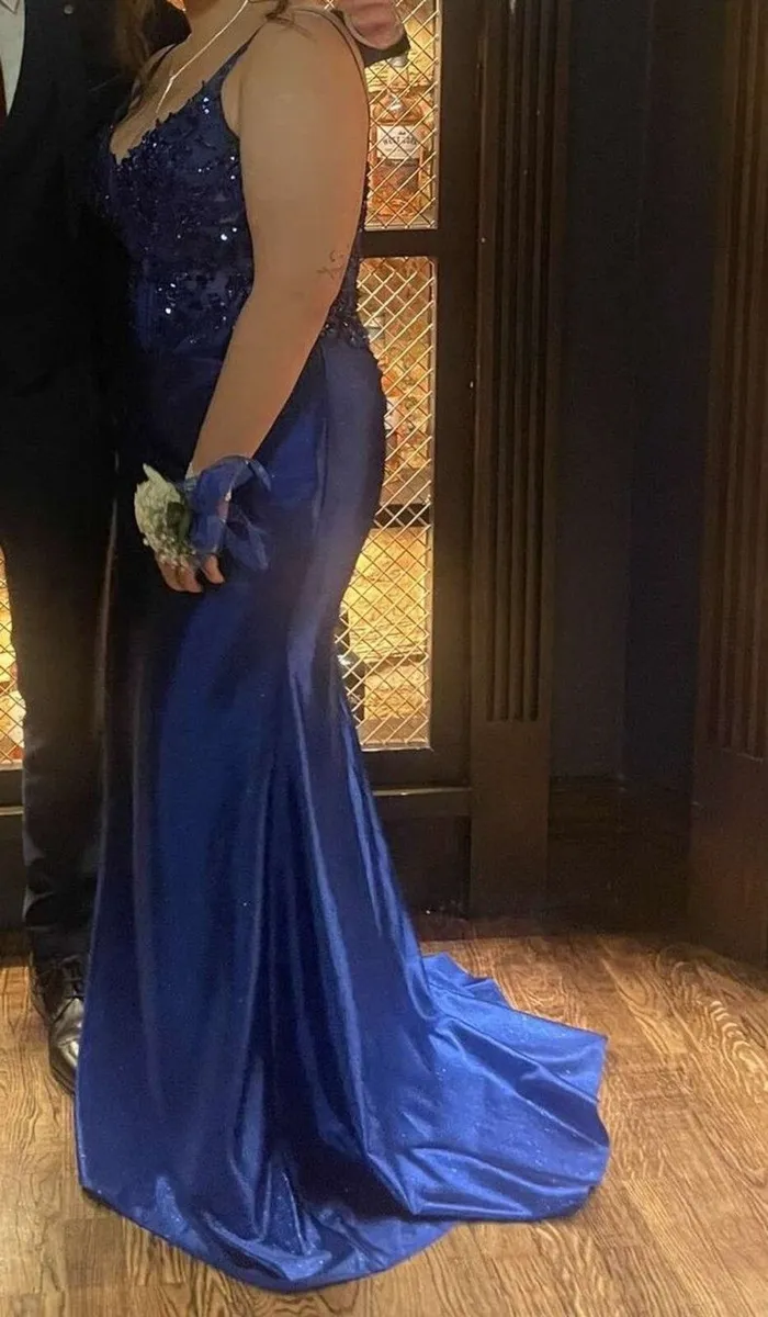 Ladies debs dress - Image 2