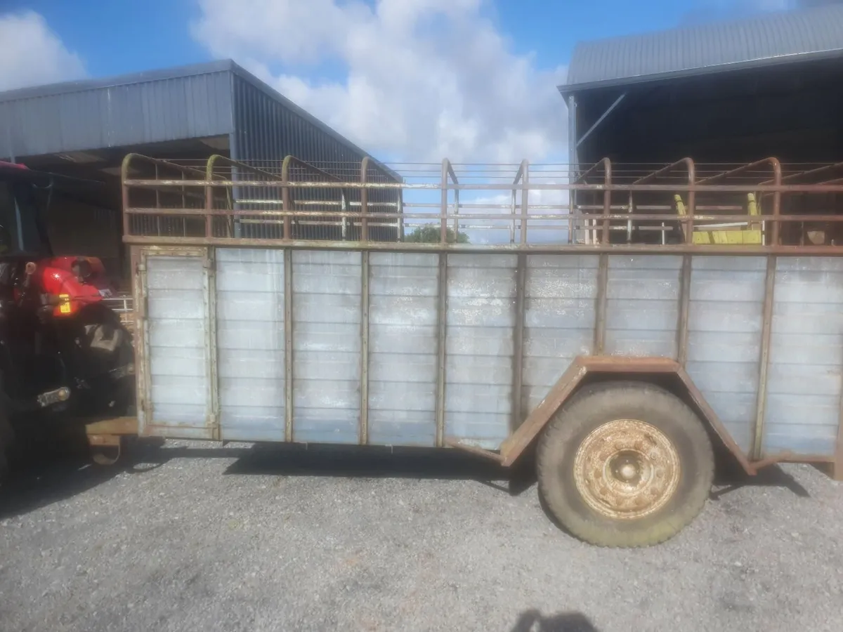 Cattle trailer - Image 1