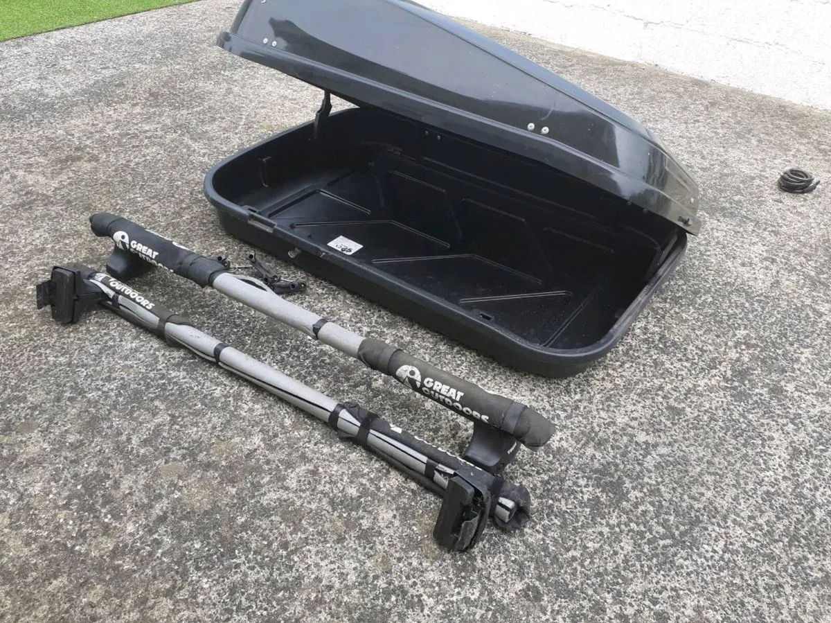 Car roof box and roof rack