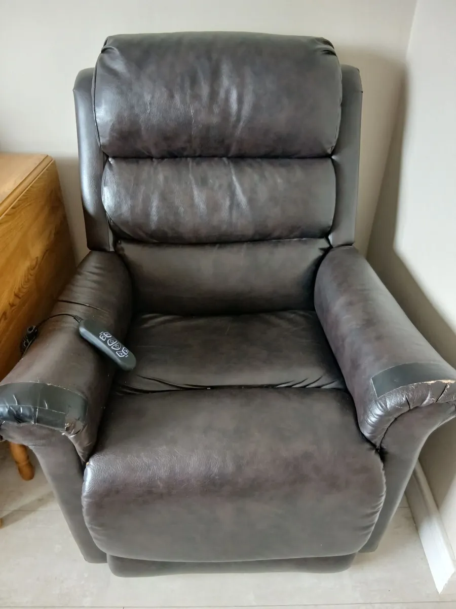 Recliner chair - Image 1
