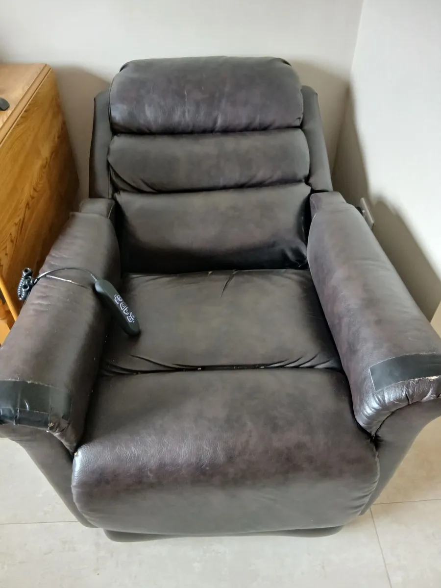Recliner chair - Image 2