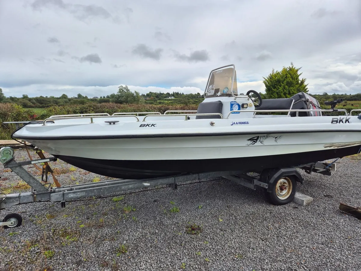 Boats and jetskis - Image 3
