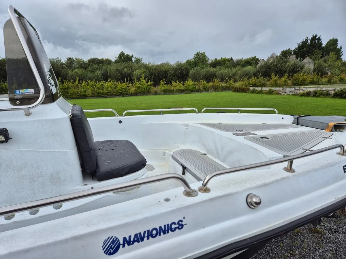 Boats and jetskis - Image 4