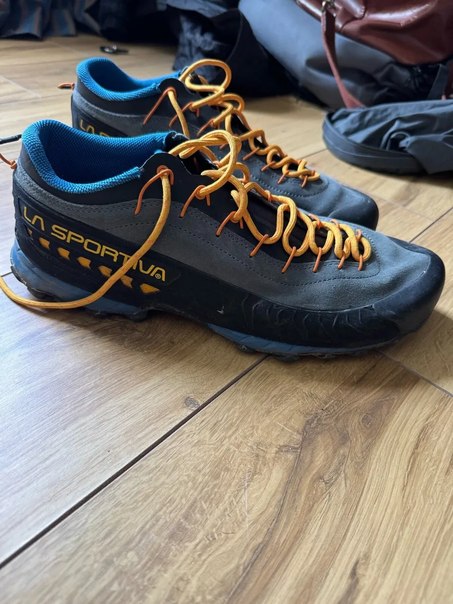 La sportiva shoes - Image 2