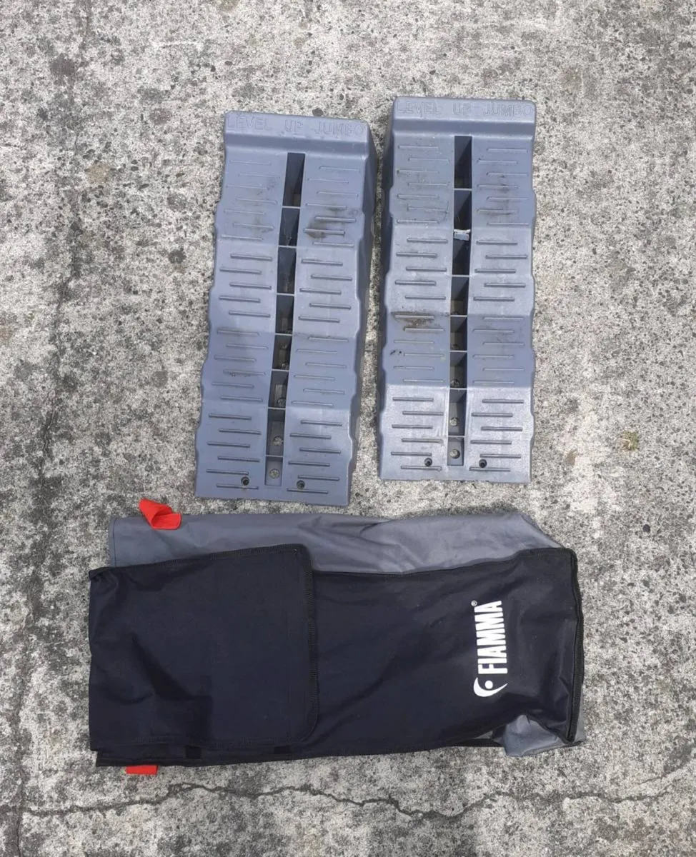 Motorhome leveling up ramps - Image 1