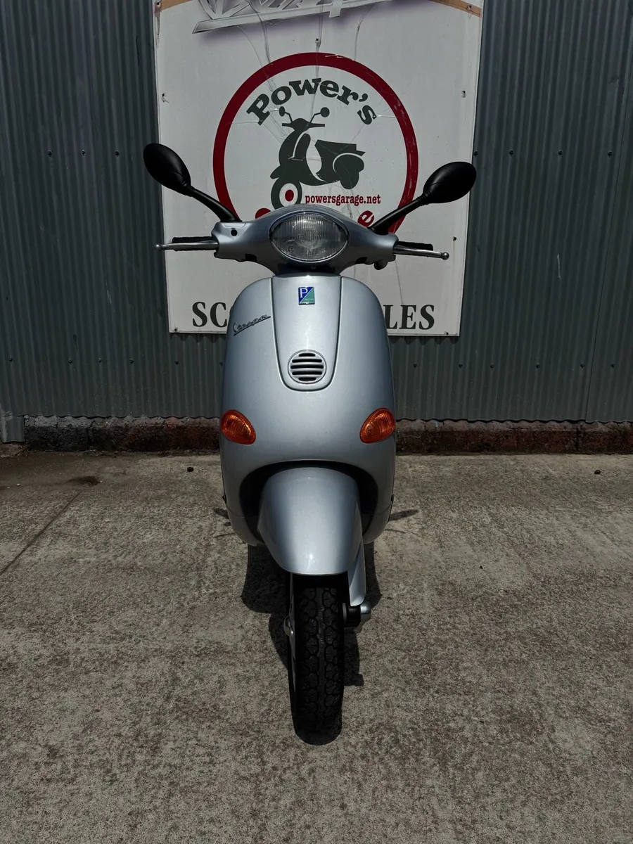 2004 Vespa ET2 50 ,  182 miles from new - Image 2