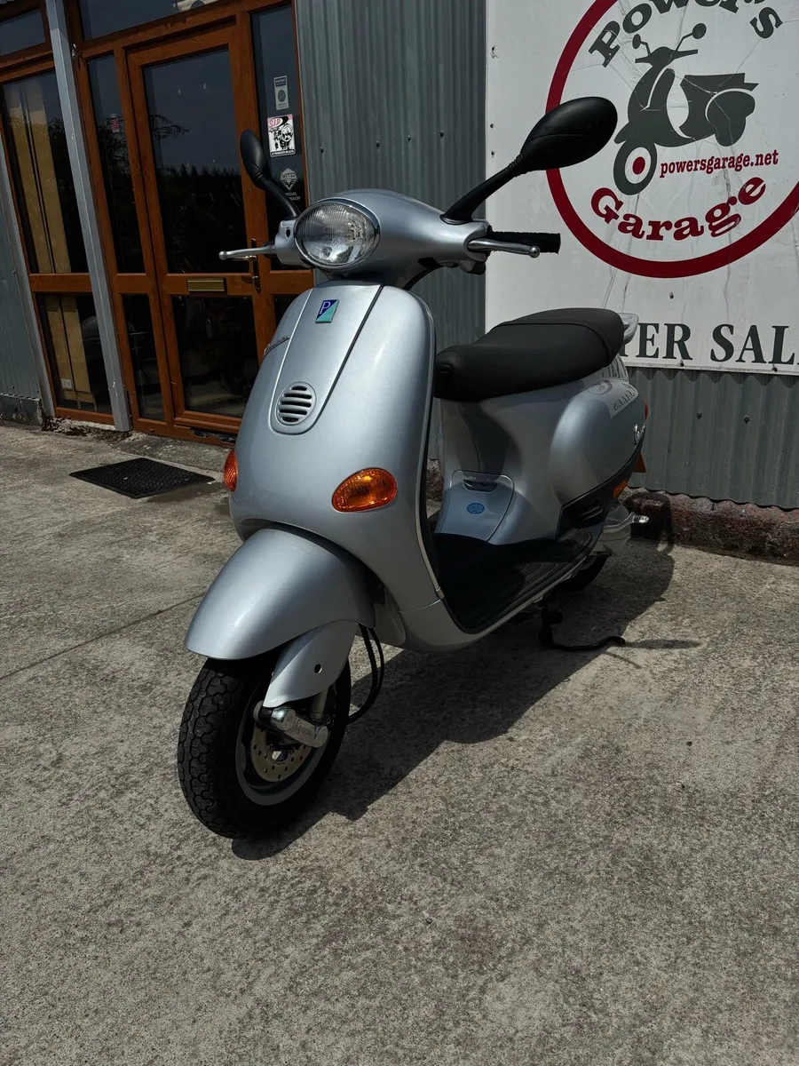 2004 Vespa ET2 50 ,  182 miles from new - Image 3