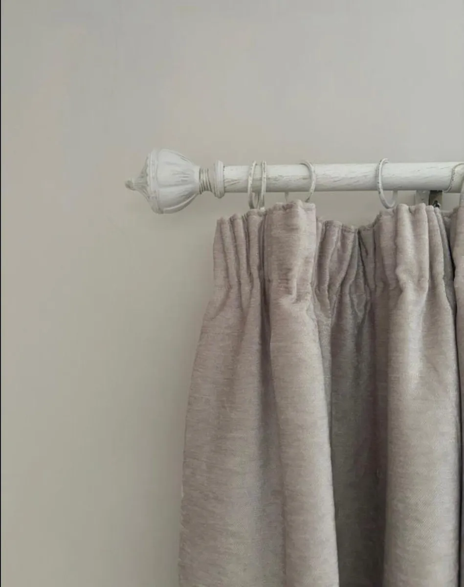 2.9 metre cream pole with rings - Image 2