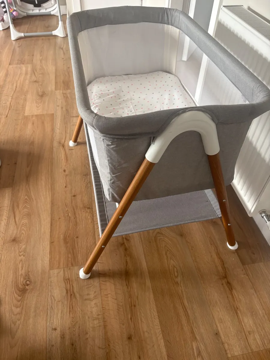 Baby crib - Image 1