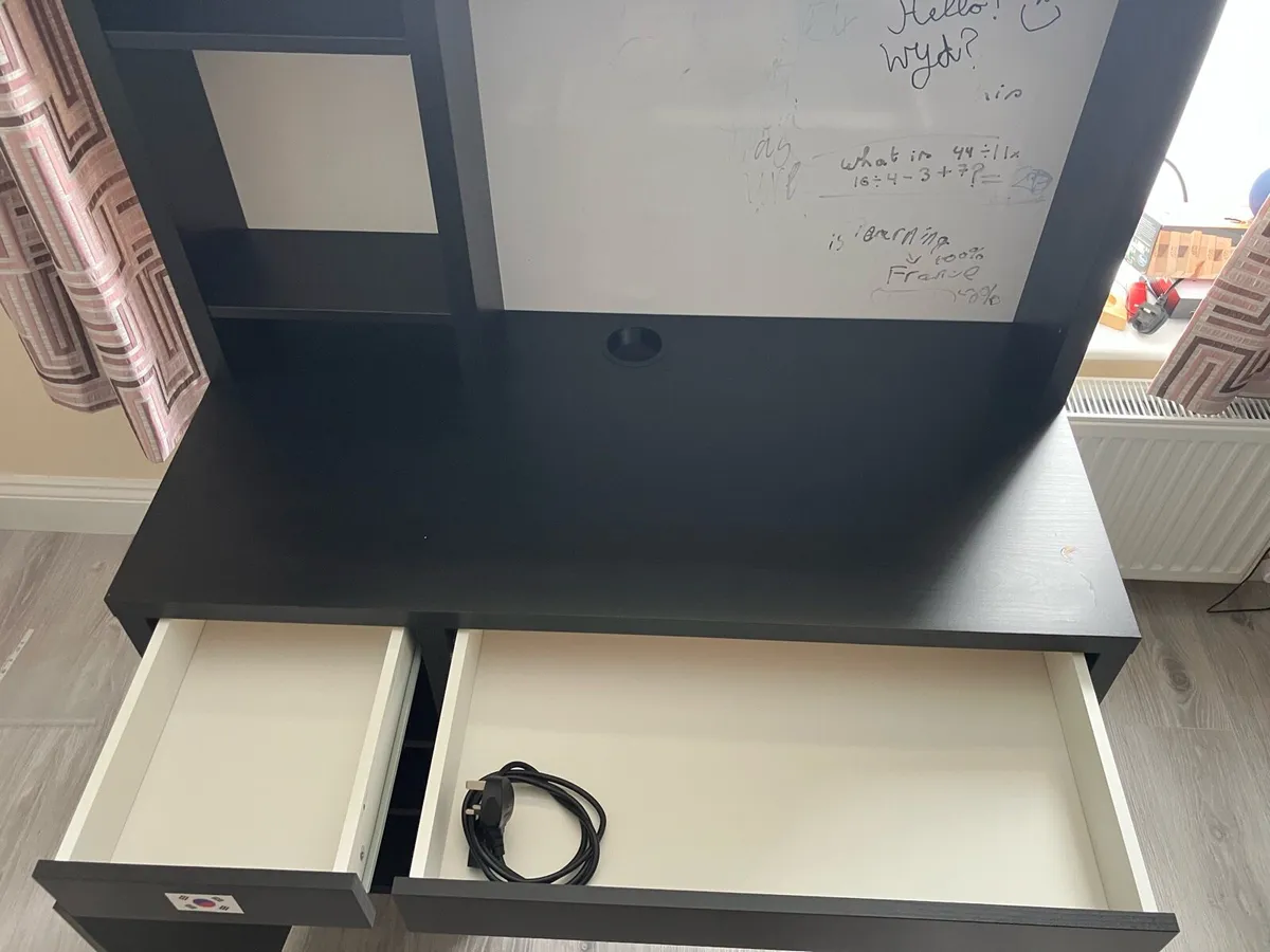 Desk - Image 4
