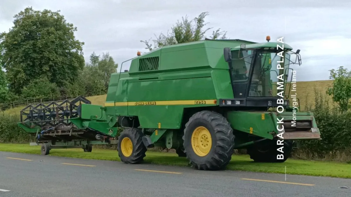 John Deere 2256 - Image 1