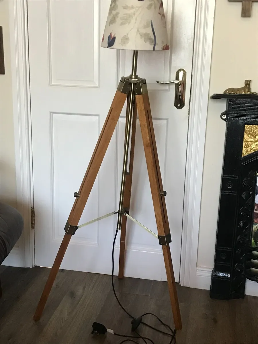 Tripod Lamp
