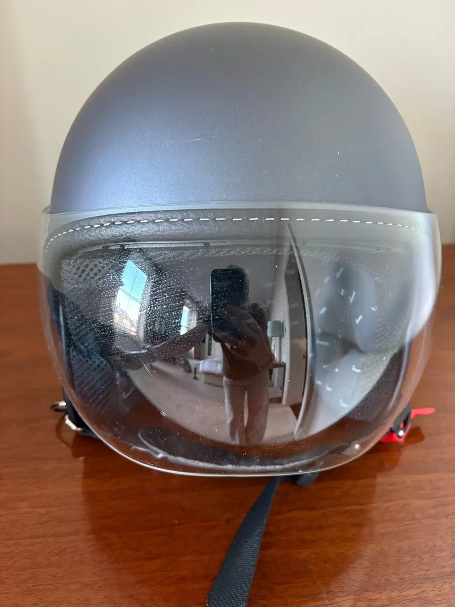 VESPA Scooter Helmet - Image 1