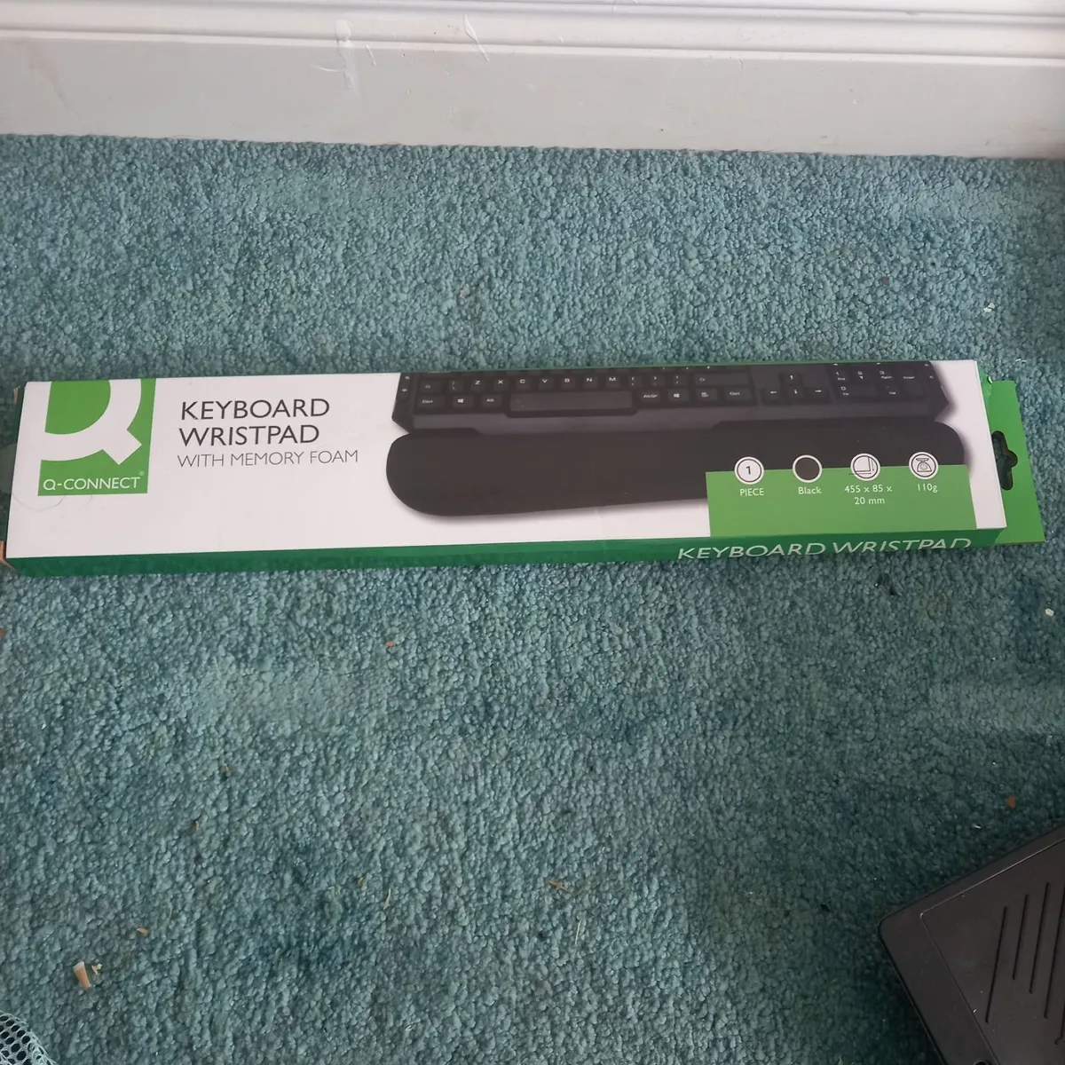 Keyboard wristpad with memory foam