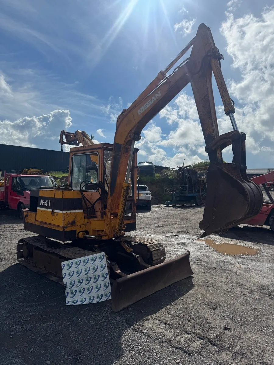 Nissan N-41 Mini Digger - Image 2