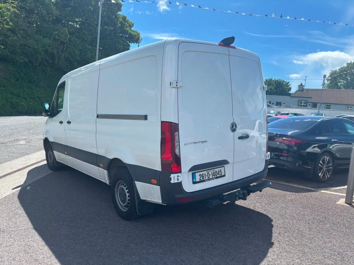 Mercedes-Benz Sprinter 319 MWB LOW ROOF SELECT AUT - Image 3