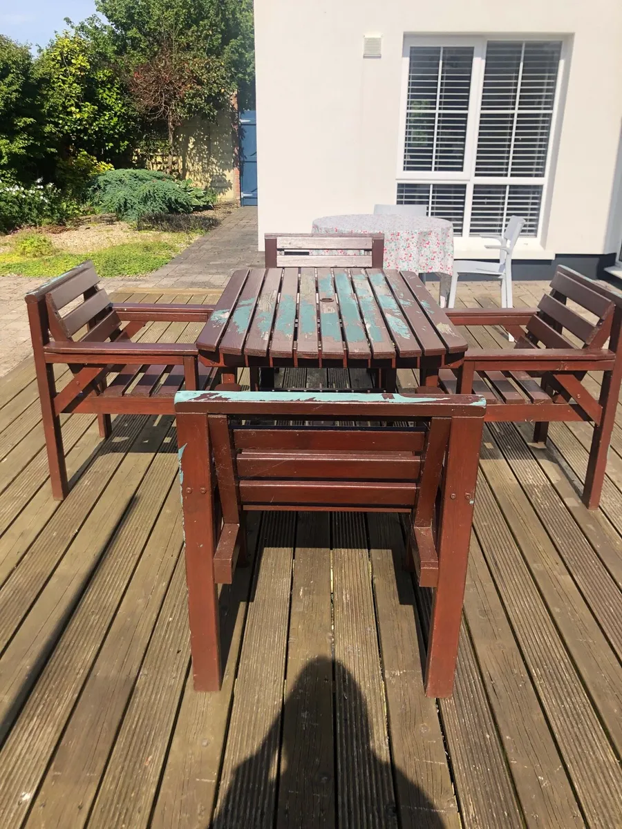 Garden table and chairs - Image 1