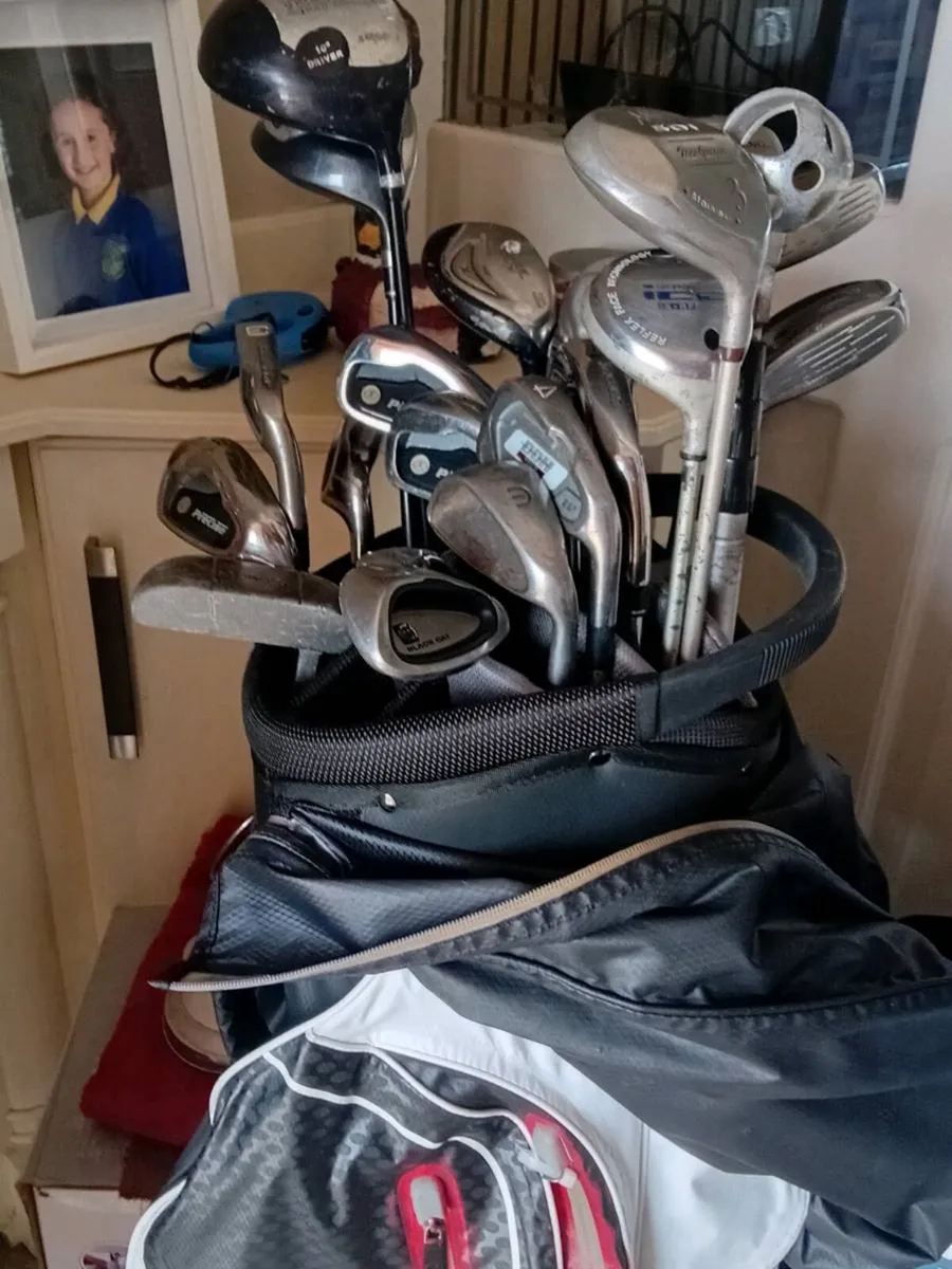 Golf clubs and bags - Image 1