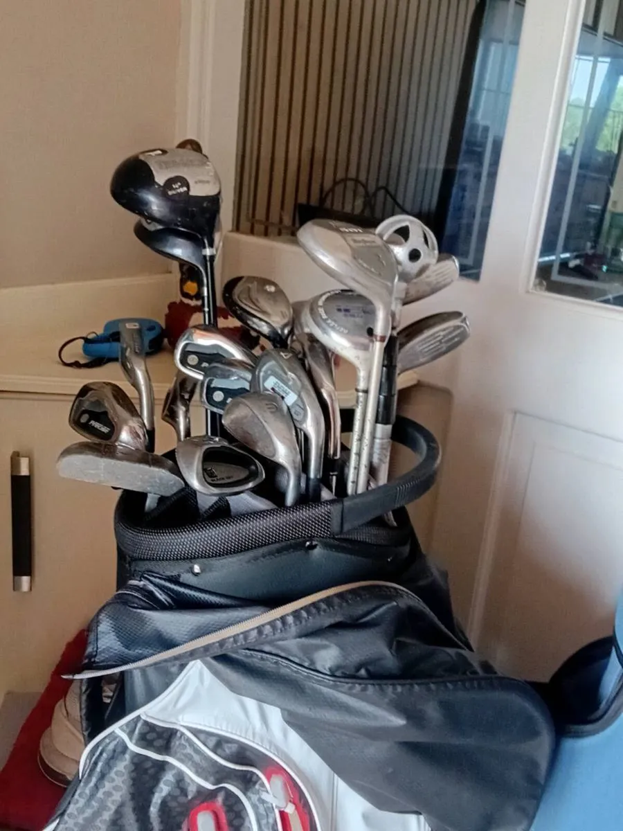 Golf clubs and bags - Image 3